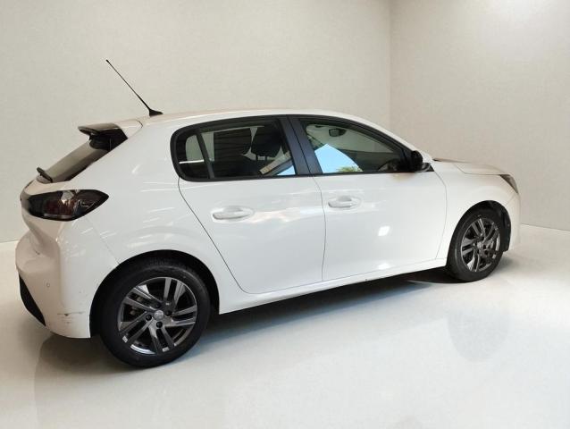 Peugeot 208 image 2