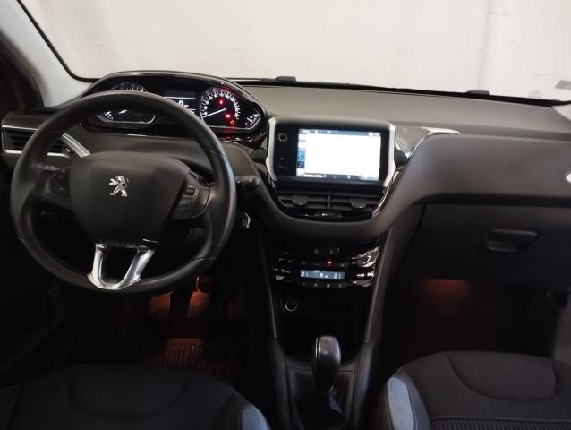 Peugeot 208 image 2