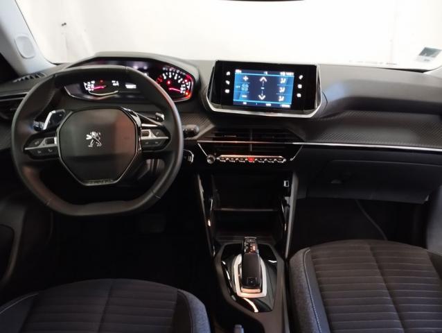 Peugeot 2008 image 2