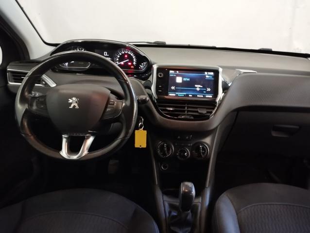 Peugeot 208 image 2