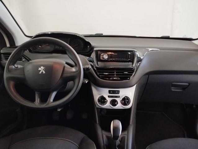 Peugeot 208 image 1