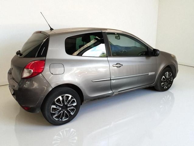 Renault Clio image 1