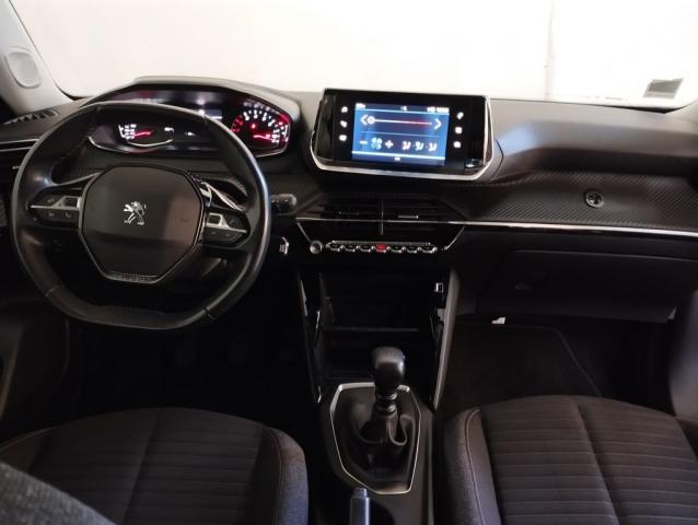 Peugeot 2008 image 2