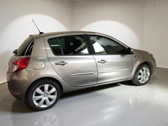 Renault Clio image 1