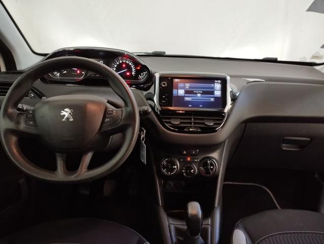 Peugeot 208 image 1