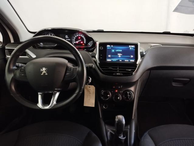 Peugeot 208 image 1