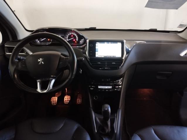 Peugeot 208 image 2