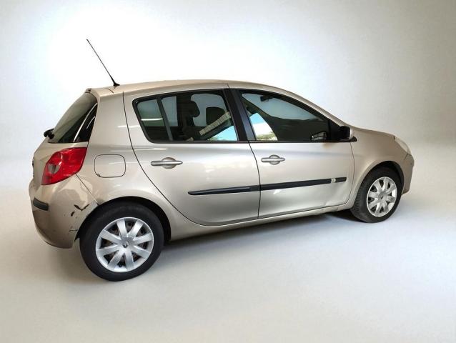 Renault Clio image 1