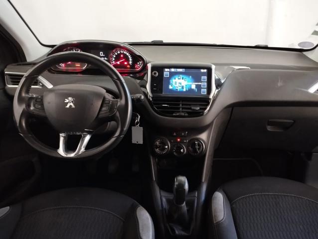 Peugeot 208 image 1