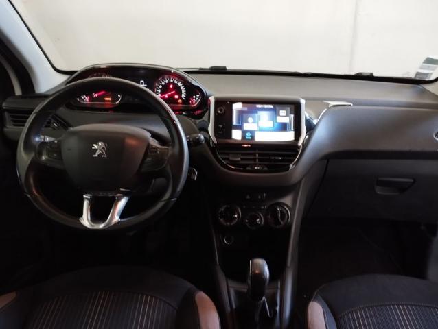 Peugeot 208 image 2
