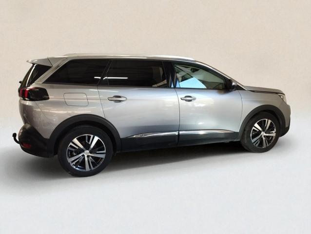 Peugeot 5008 image 2
