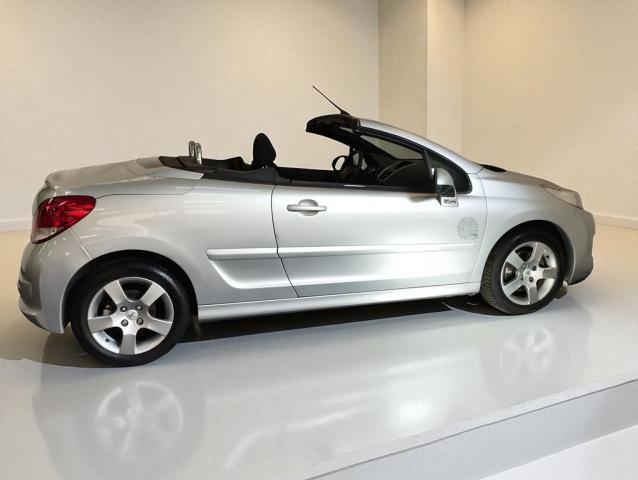 Peugeot 207 Cc image 1