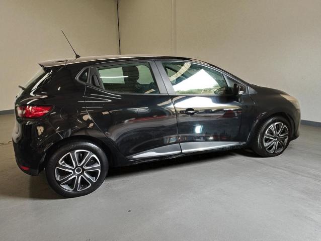 Renault Clio image 2