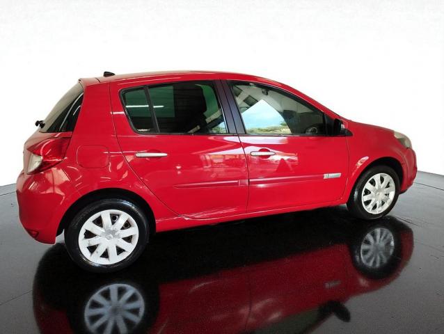 Renault Clio image 1