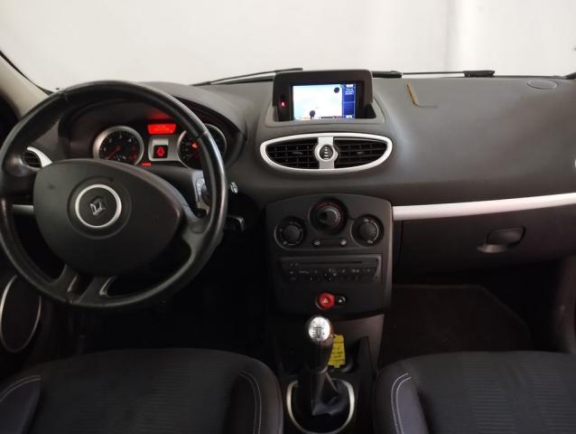Renault Clio image 2