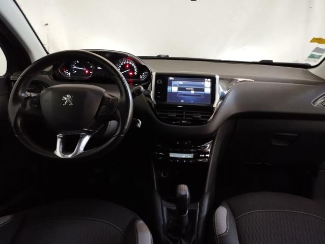 Peugeot 208 image 1