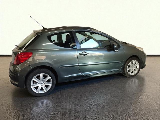 Peugeot 207 image 2