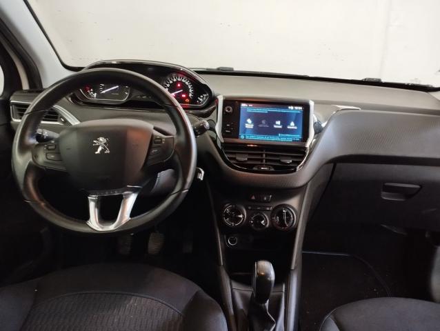 Peugeot 208 image 2