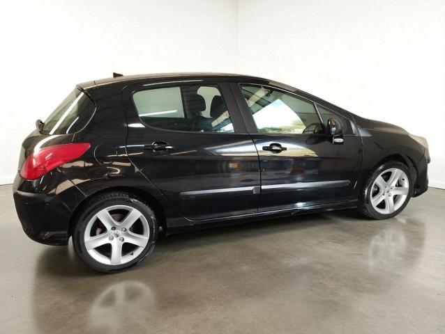 Peugeot 308 image 2