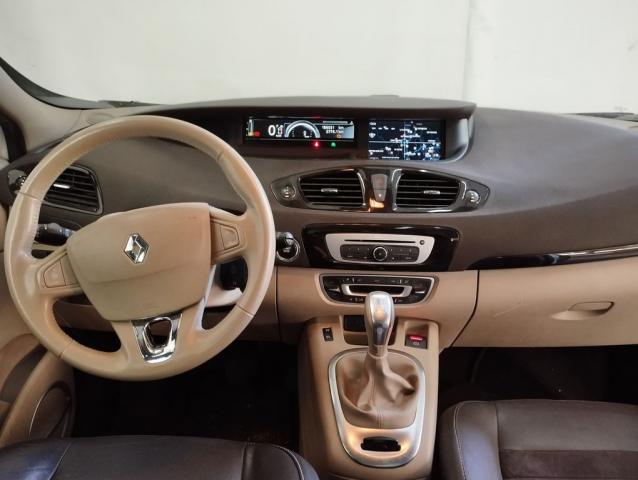Renault Grand Scénic image 1