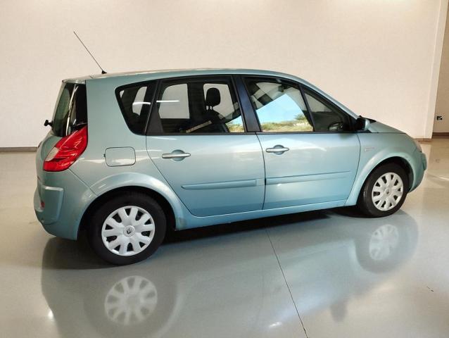 Renault Scénic image 2