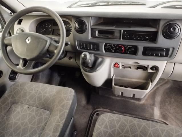 Renault Master image 2