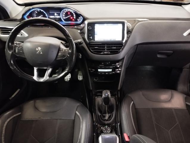 Peugeot 2008 image 2