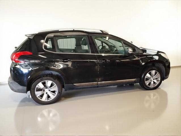 Peugeot 2008 image 2