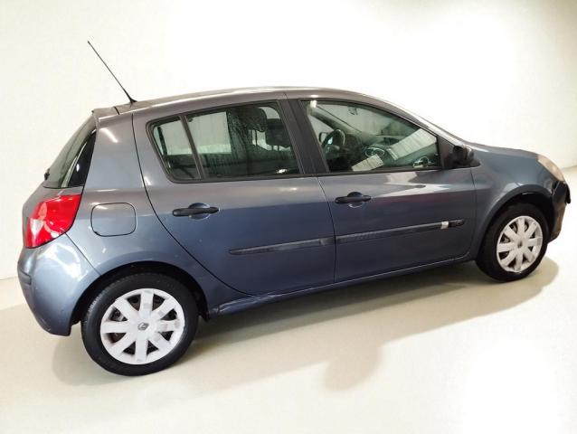 Renault Clio image 2