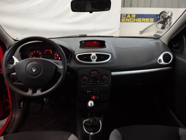 Renault Clio image 2
