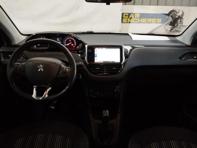 Peugeot 208 image 1