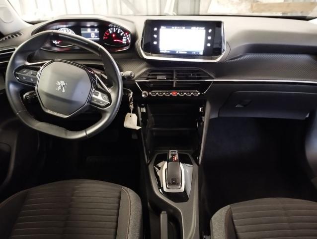 Peugeot 2008 image 2
