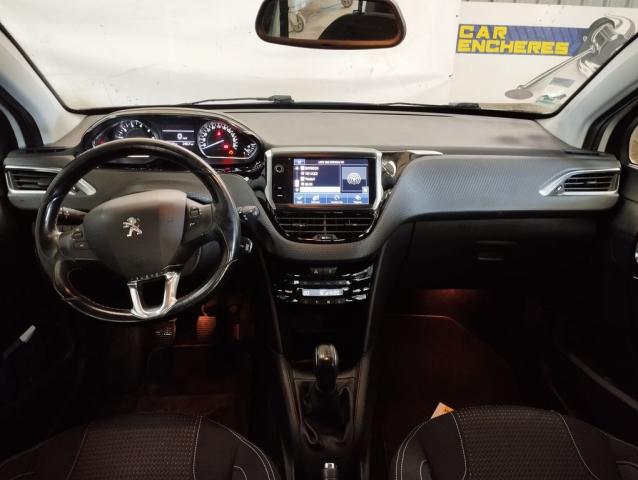 Peugeot 208 image 1