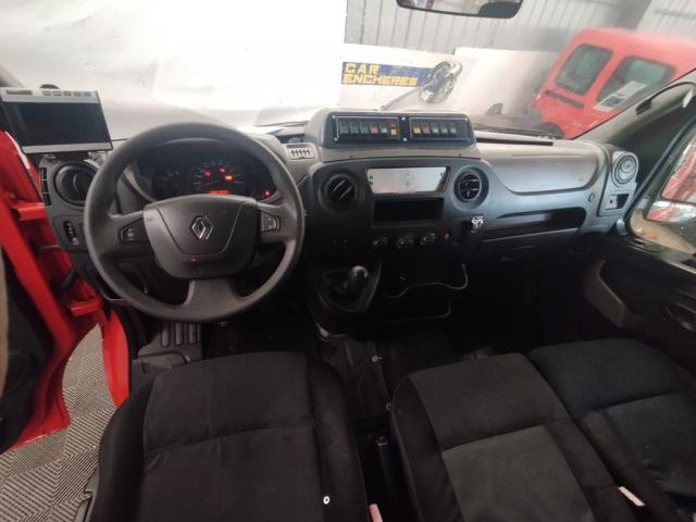 Renault Master image 1