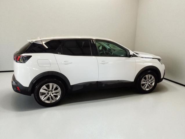 Peugeot 3008 image 2