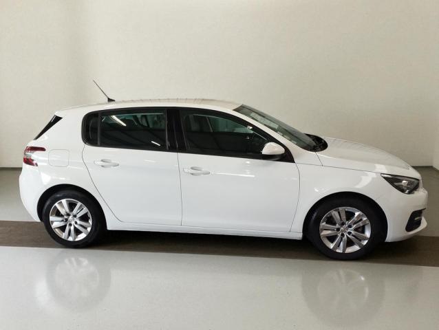 Peugeot 308 image 1