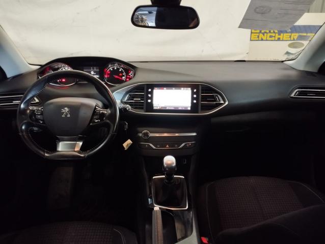 Peugeot 308 image 2