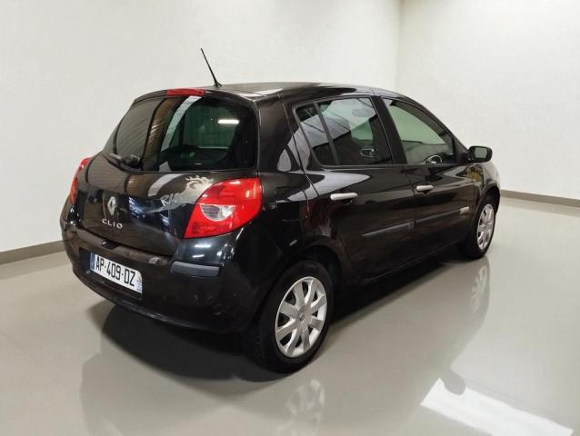 Renault Clio image 2