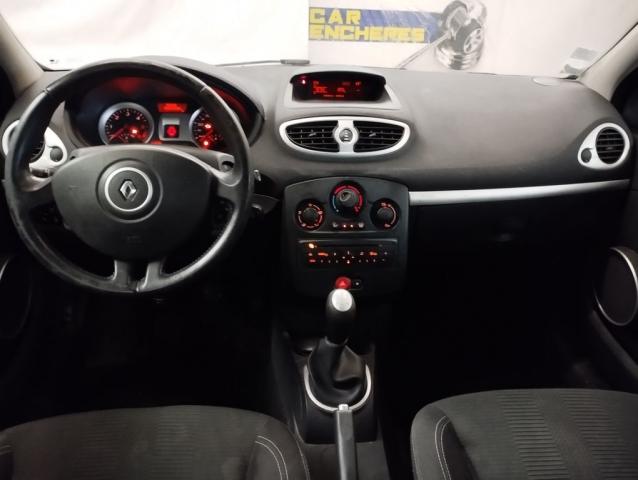 Renault Clio image 2