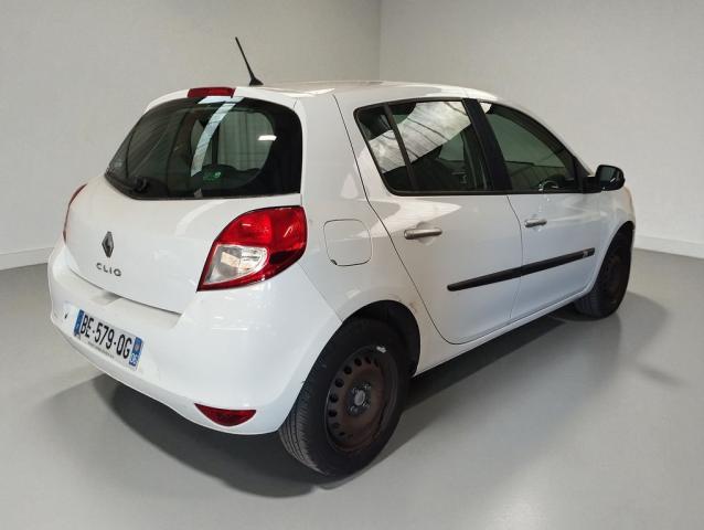 Renault Clio image 2
