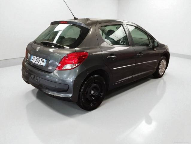 Peugeot 207 image 2