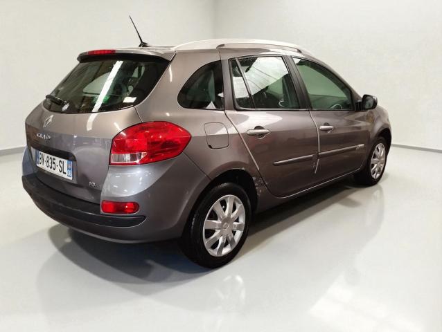 Renault Clio Estate image 2