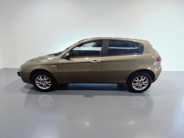 Alfa Romeo 147 image 5