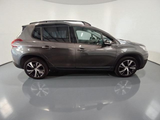 Peugeot 2008 image 2