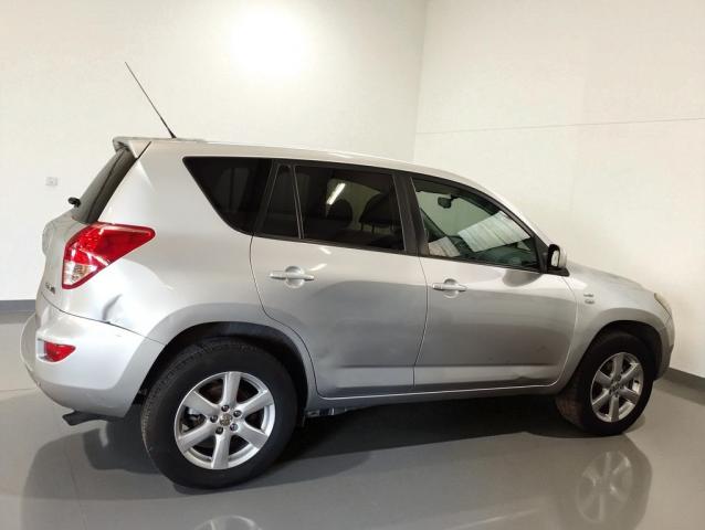 Toyota Rav4 image 2
