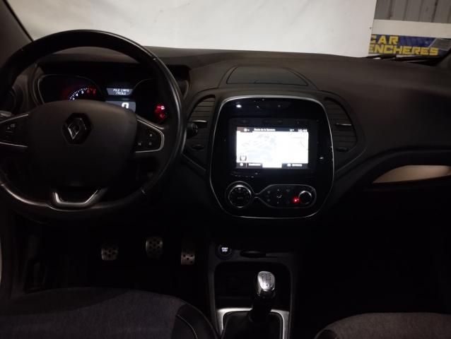 Renault Captur image 2