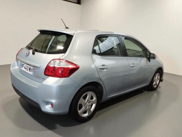 Toyota Auris image 5