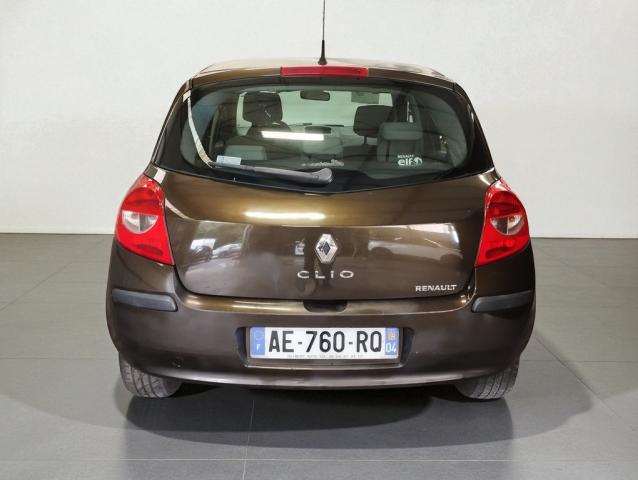 Renault Clio image 2