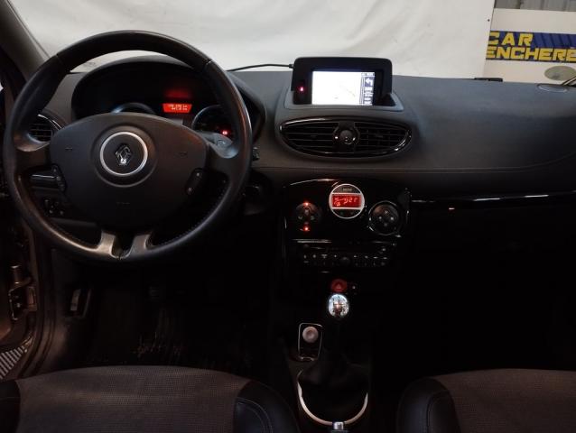 Renault Clio Estate image 5