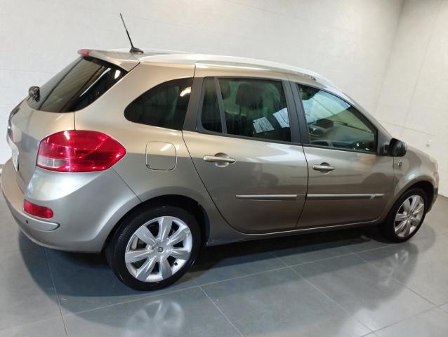 Renault Clio Estate image 6